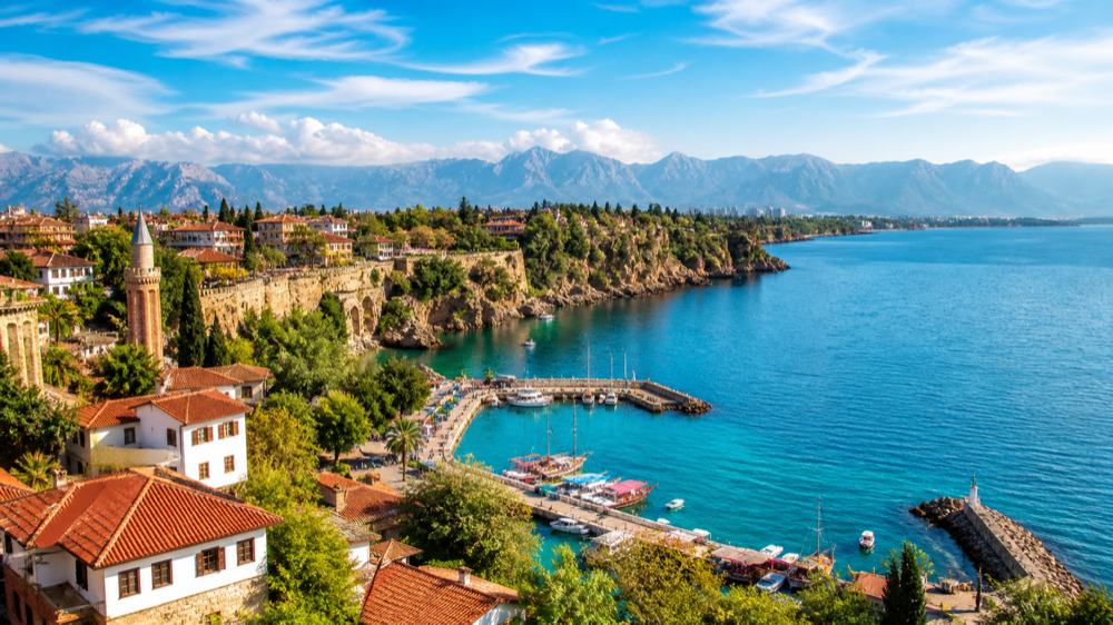 Antalya kıyıları ve Akdeniz manzarası